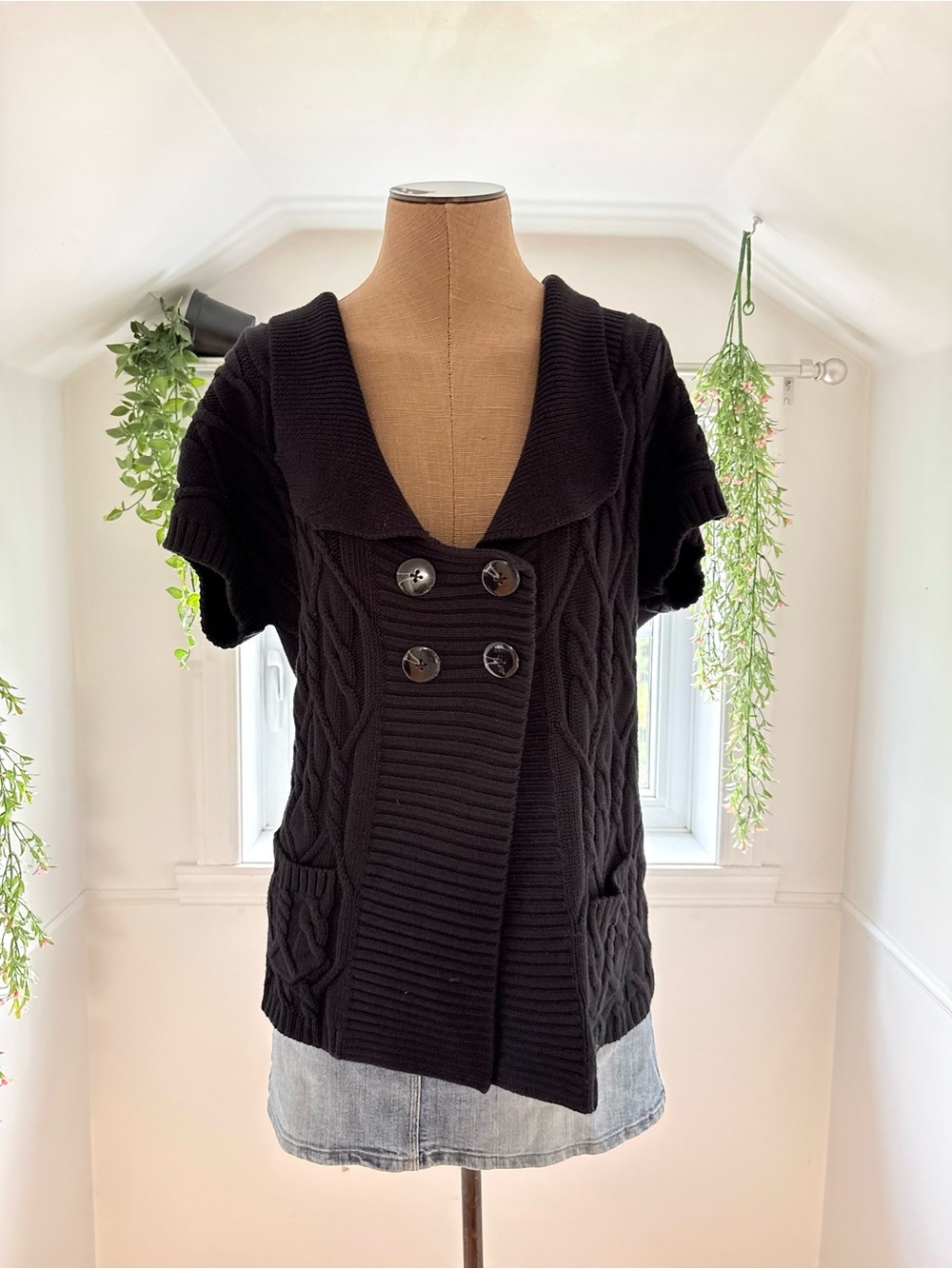 Denver Hayes Black Short-Sleeve Cable Knit Sweater Cardigan